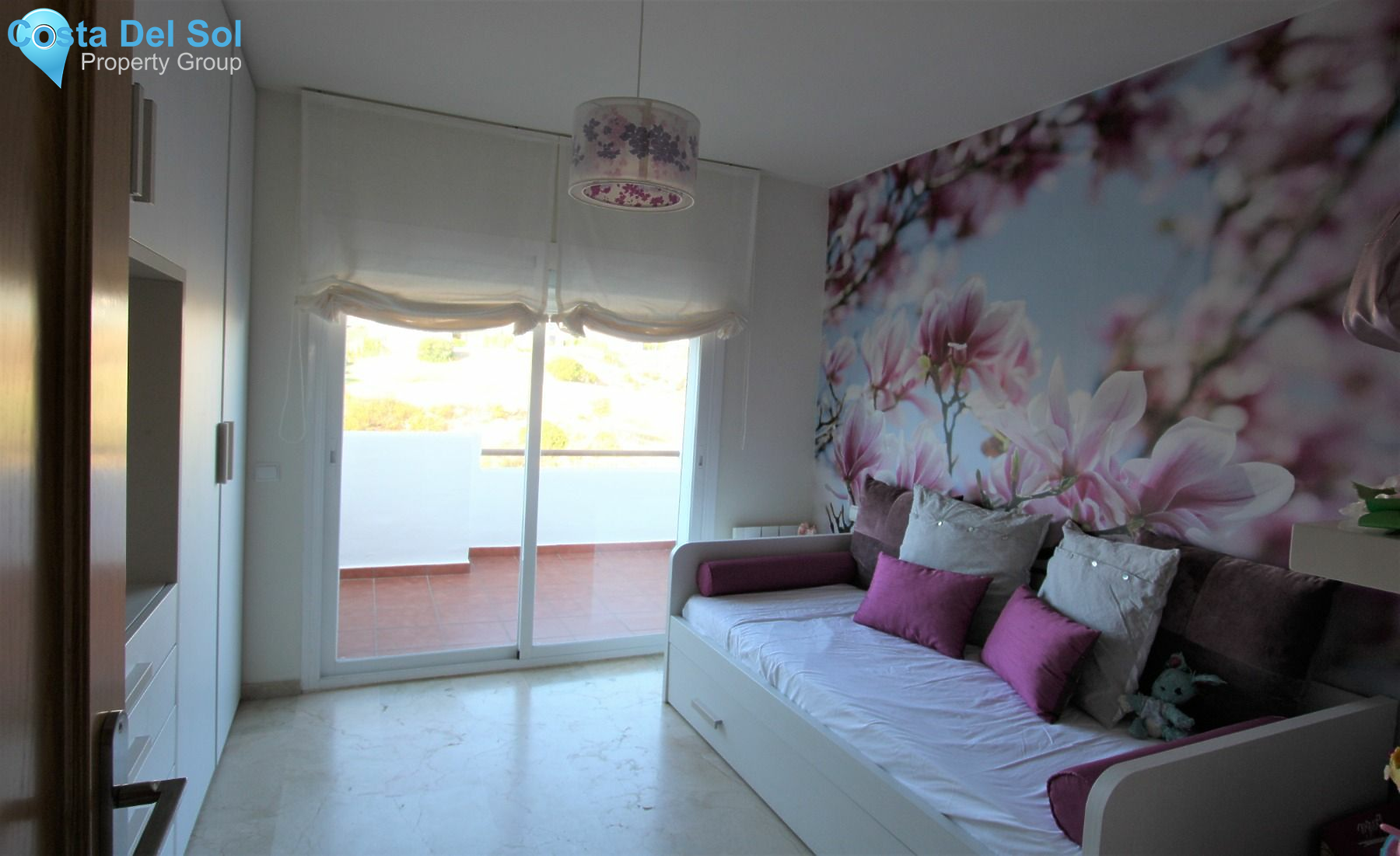 Middle Floor Apartment in Selwo-1177537