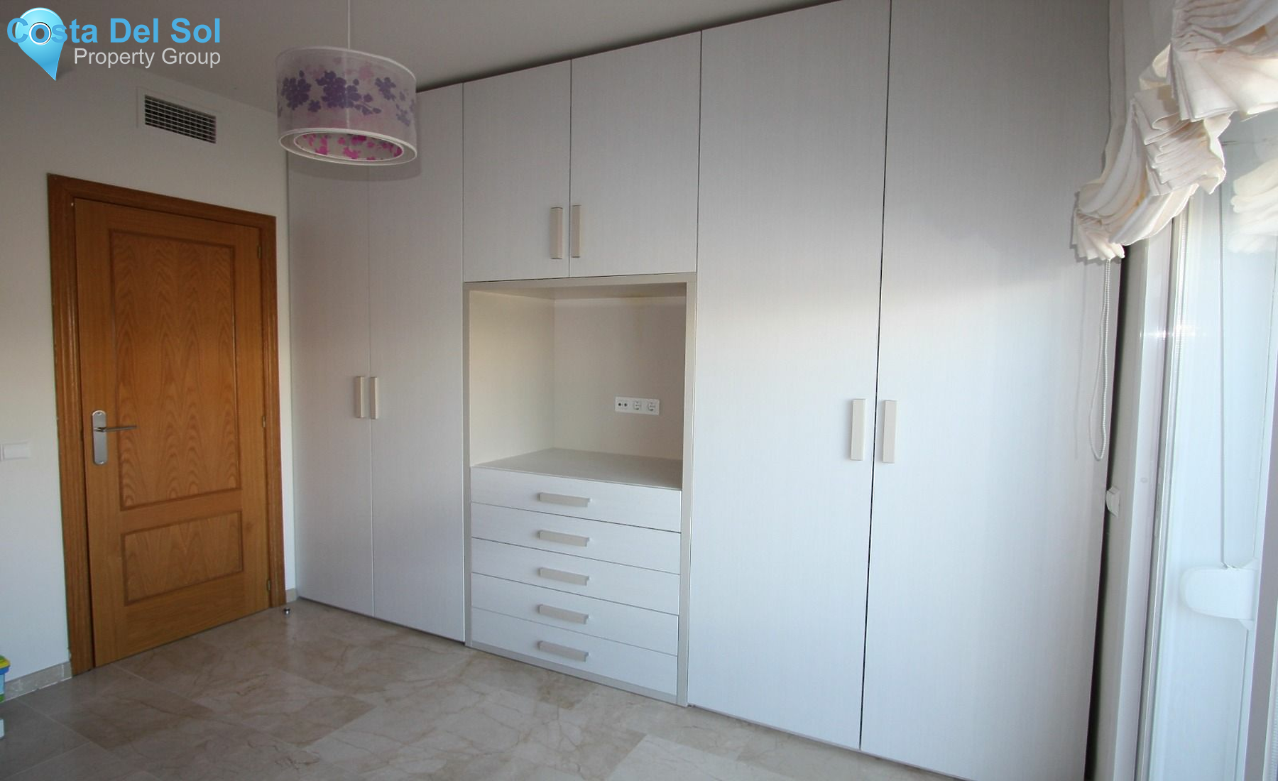 Middle Floor Apartment in Selwo-1177538