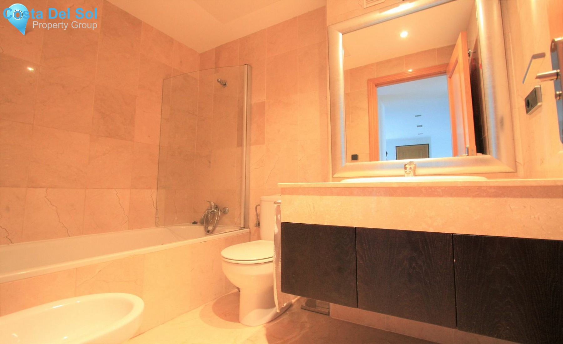 Middle Floor Apartment in Selwo-1177539