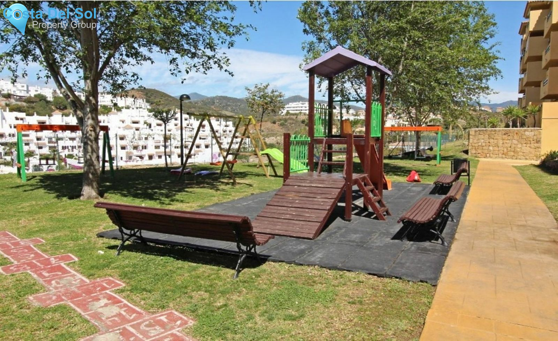 Middle Floor Apartment in Selwo-1217617