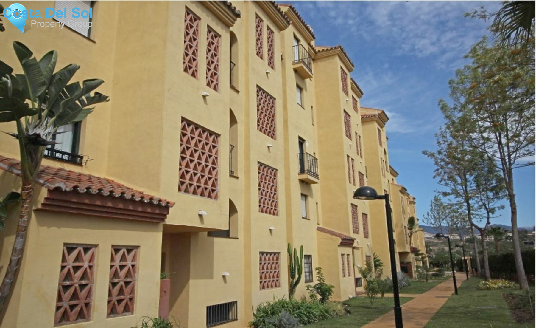 Middle Floor Apartment in Selwo-1217618