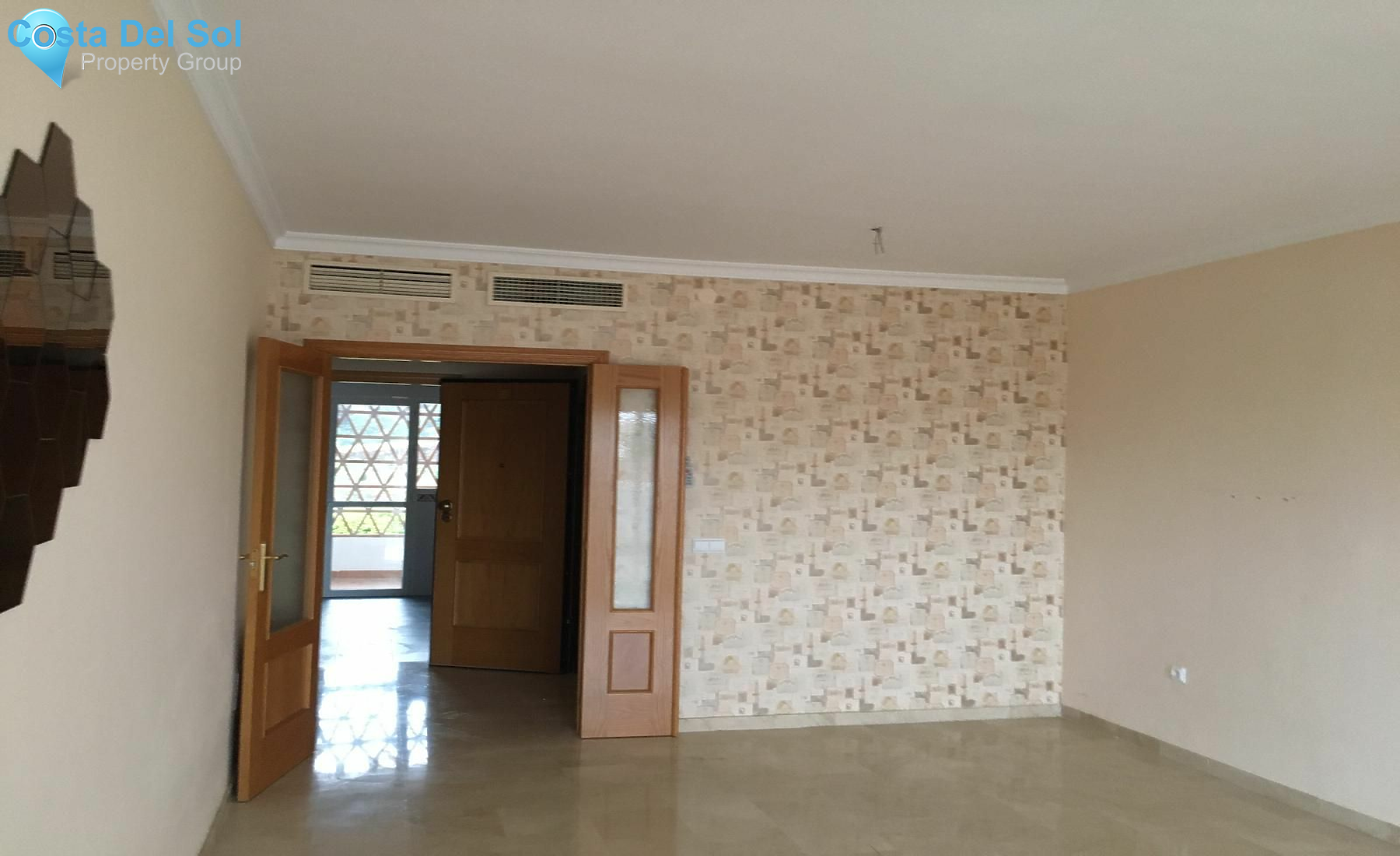 Middle Floor Apartment in Selwo-1391169