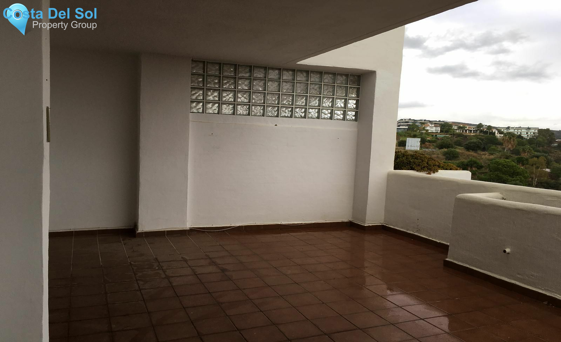 Middle Floor Apartment in Selwo-1391172