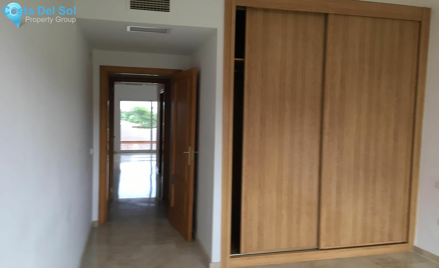 Middle Floor Apartment in Selwo-1391174