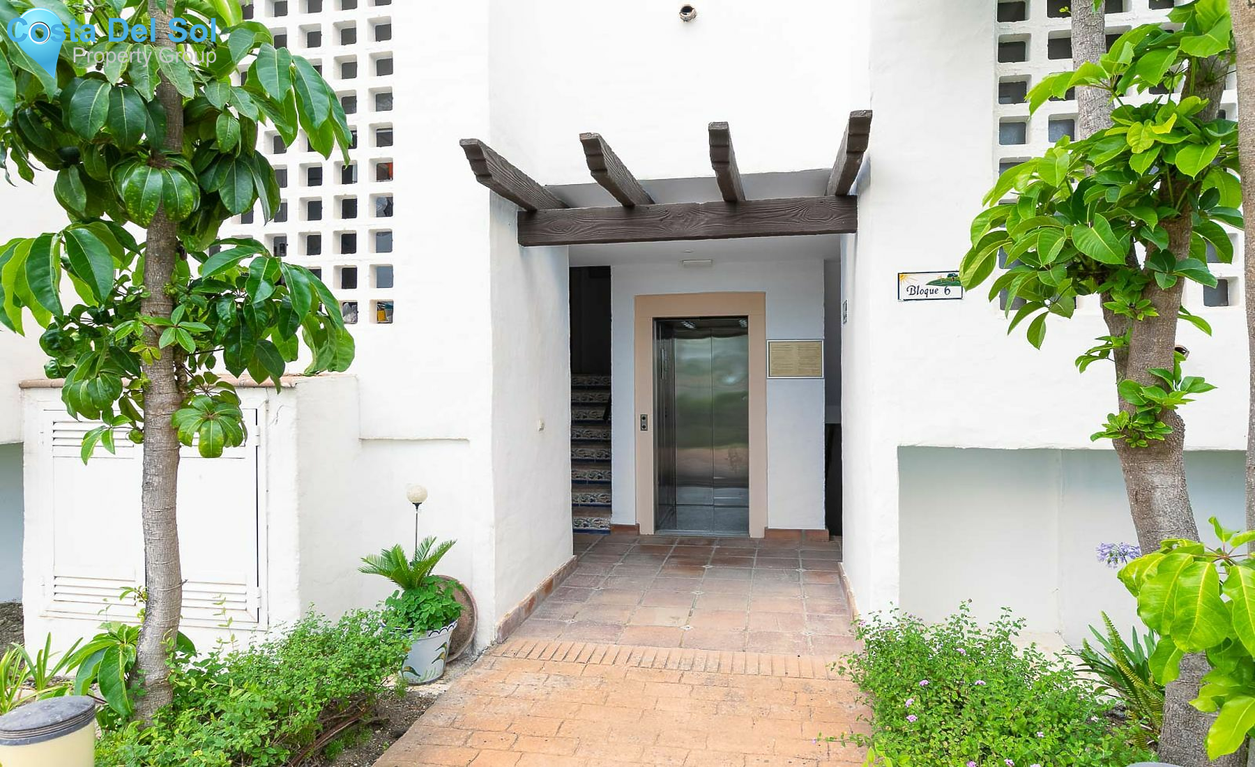 Middle Floor Apartment in Selwo-1427711