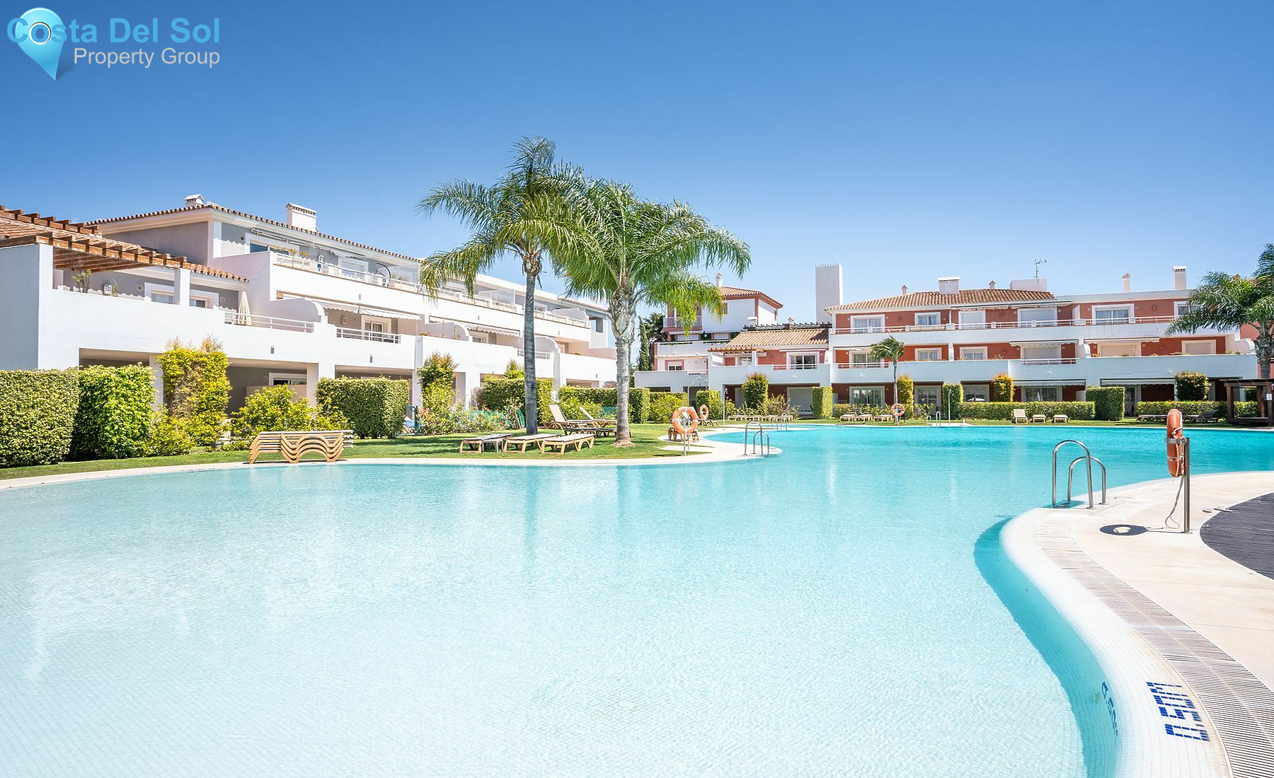 Middle Floor Apartment in Estepona-1470614