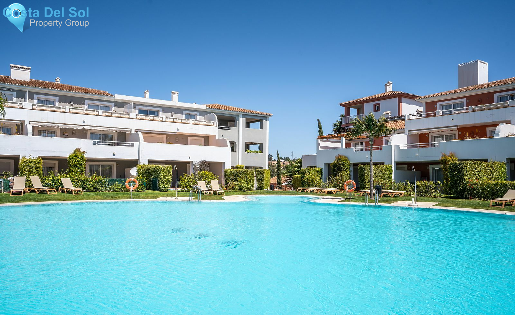 Middle Floor Apartment in Estepona-1470617