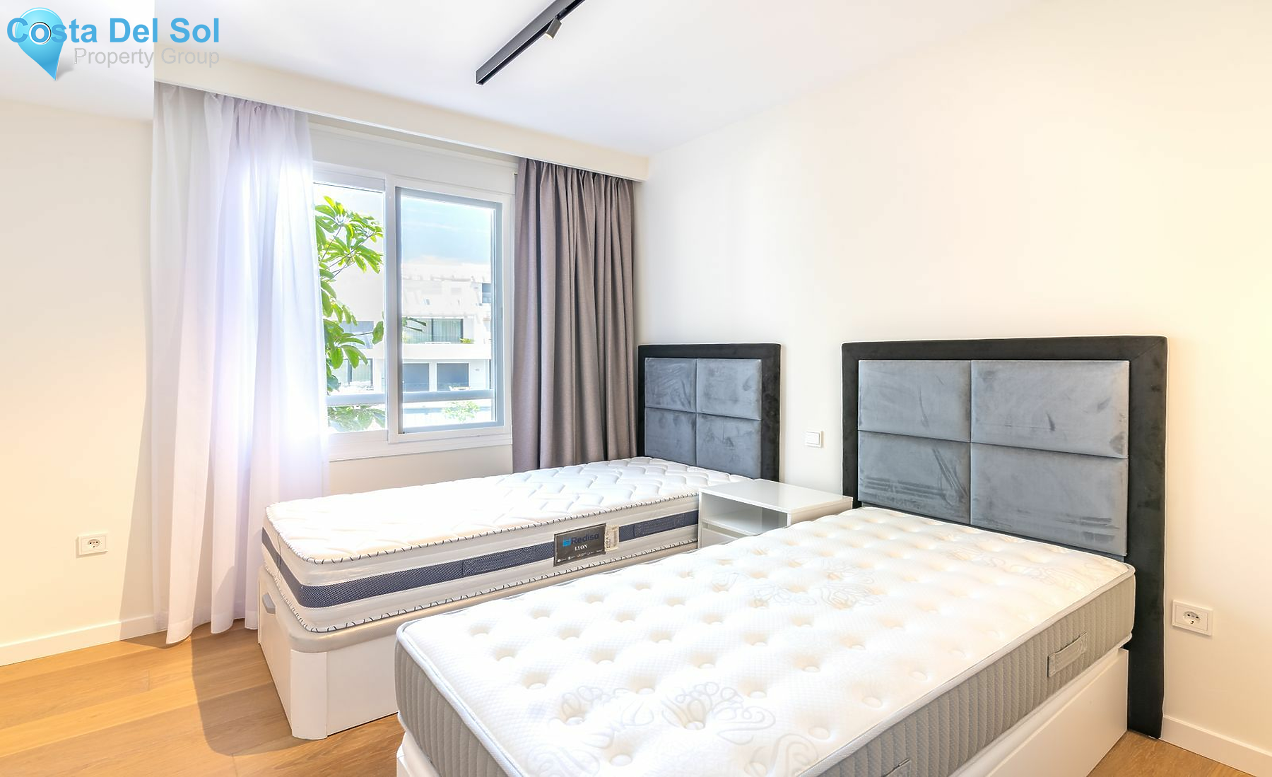 Middle Floor Apartment in Estepona-1470622