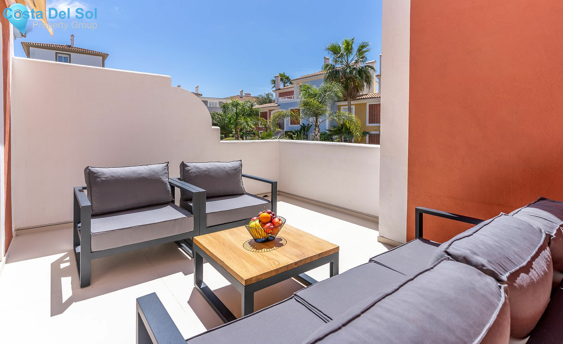 Middle Floor Apartment in Estepona-1470611