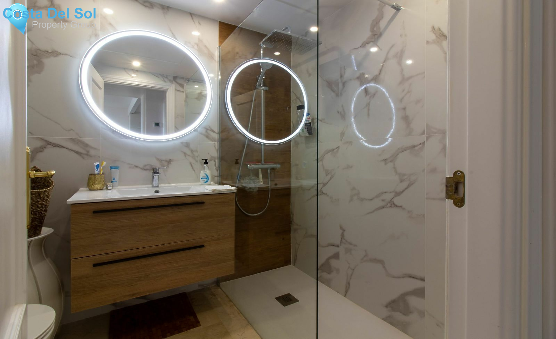 Middle Floor Apartment in Selwo-1487161