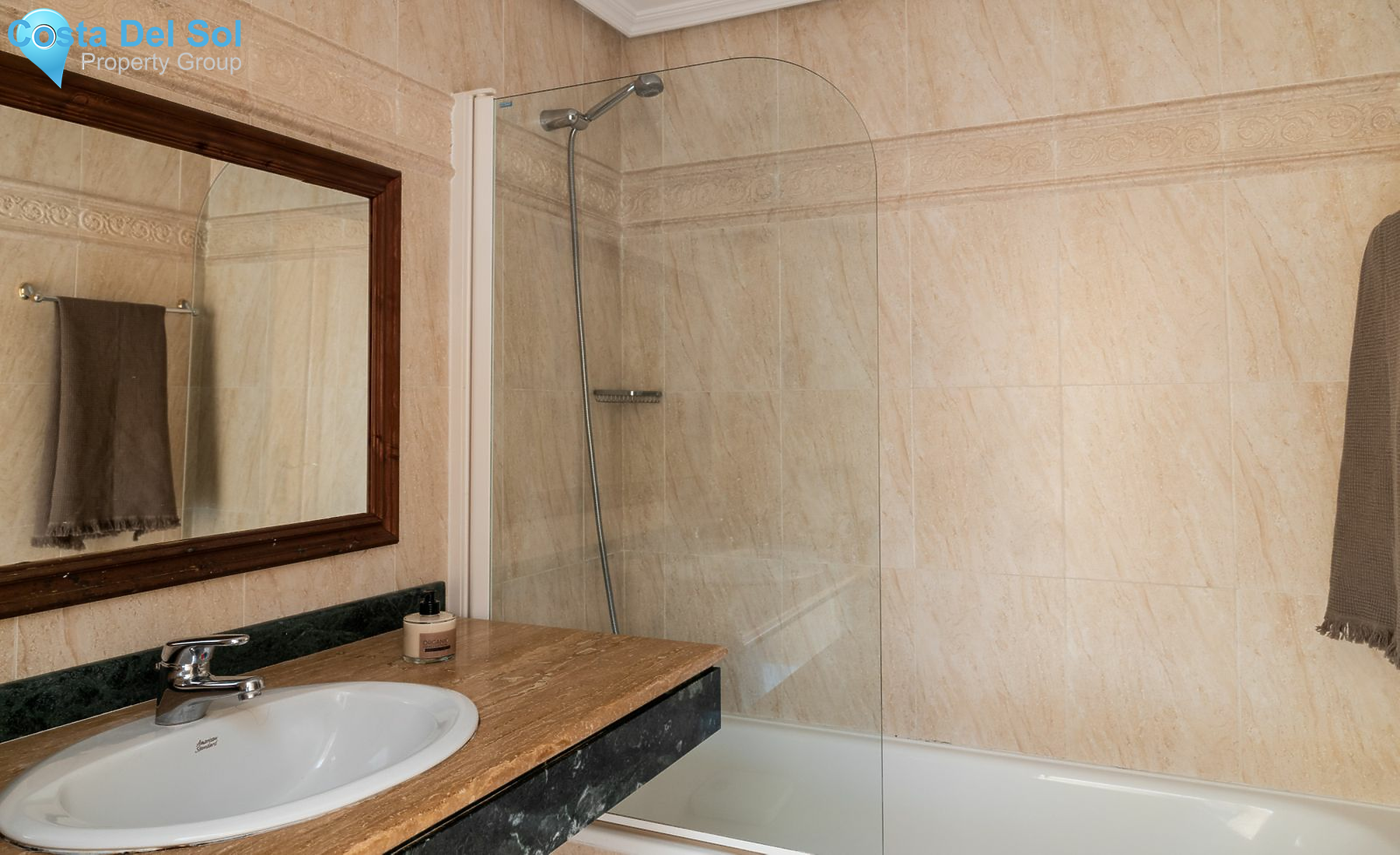 Middle Floor Apartment in Selwo-1547051