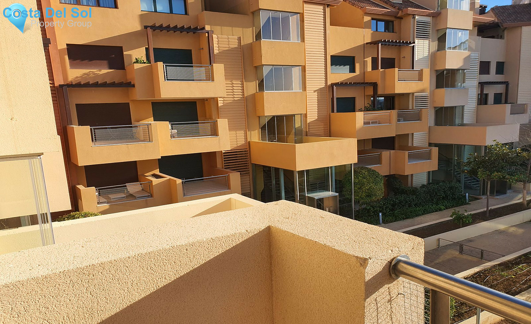 Middle Floor Apartment in Sotogrande Puerto-1273775