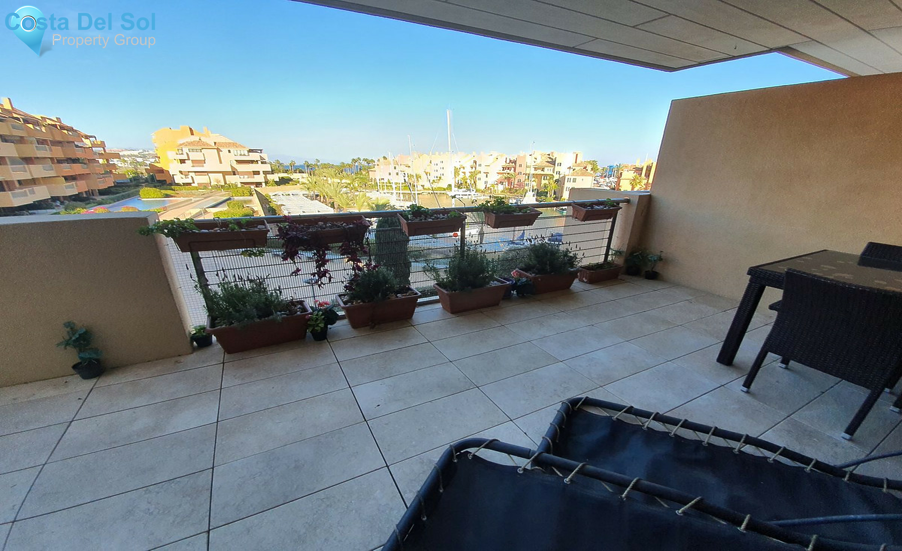 Middle Floor Apartment in Sotogrande Puerto-1273777