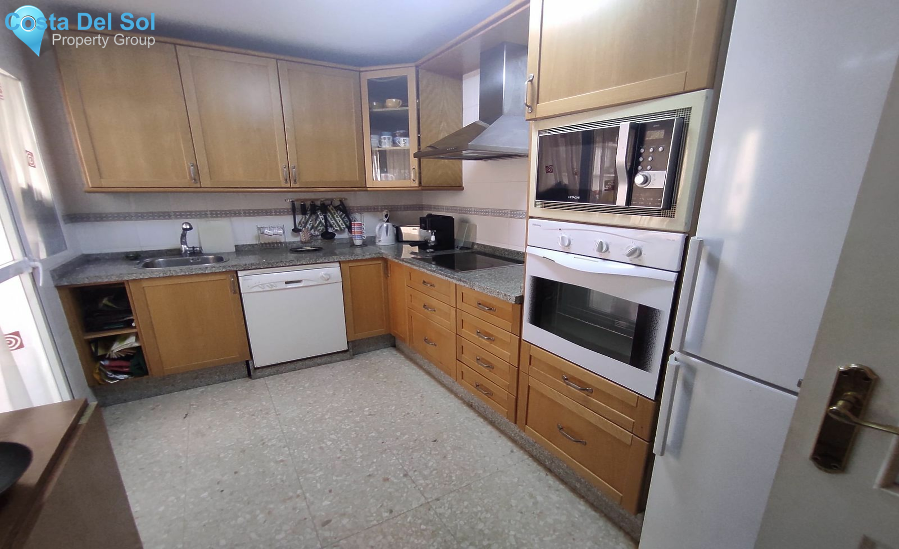 Middle Floor Apartment in Teatinos-1154006