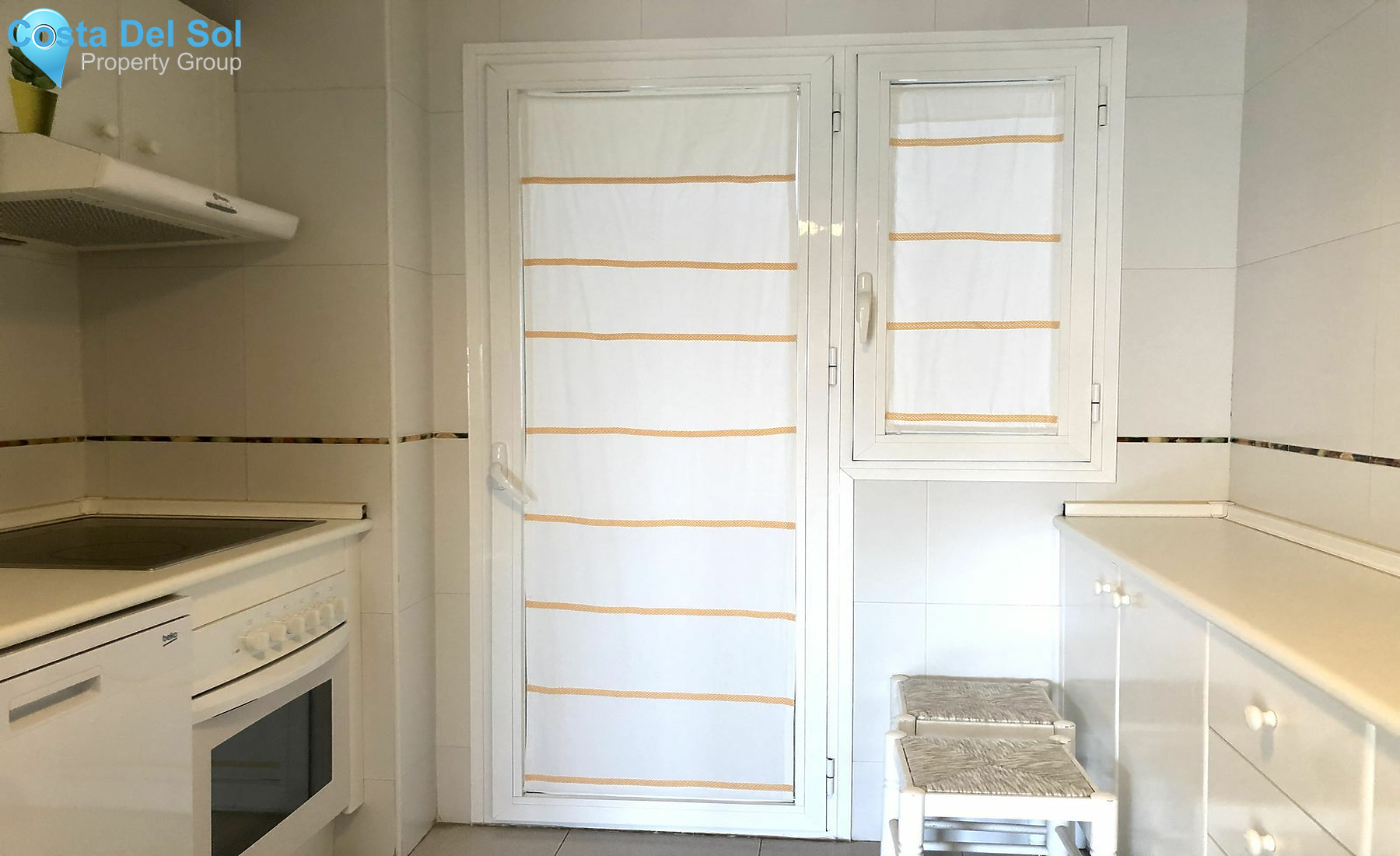 Middle Floor Apartment in Teatinos-1448886