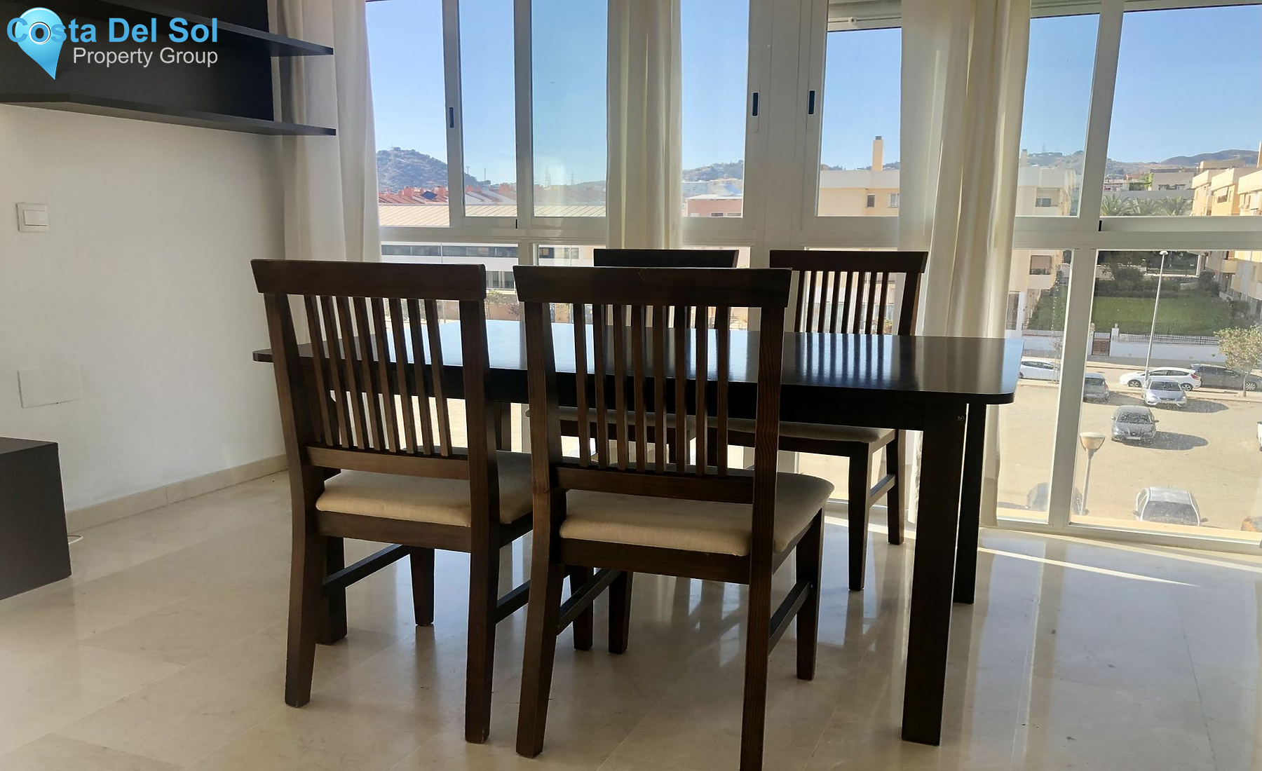 Middle Floor Apartment in Teatinos-1448876