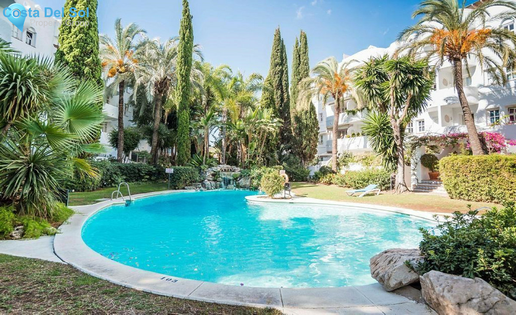 Middle Floor Apartment in The Golden Mile-1239950