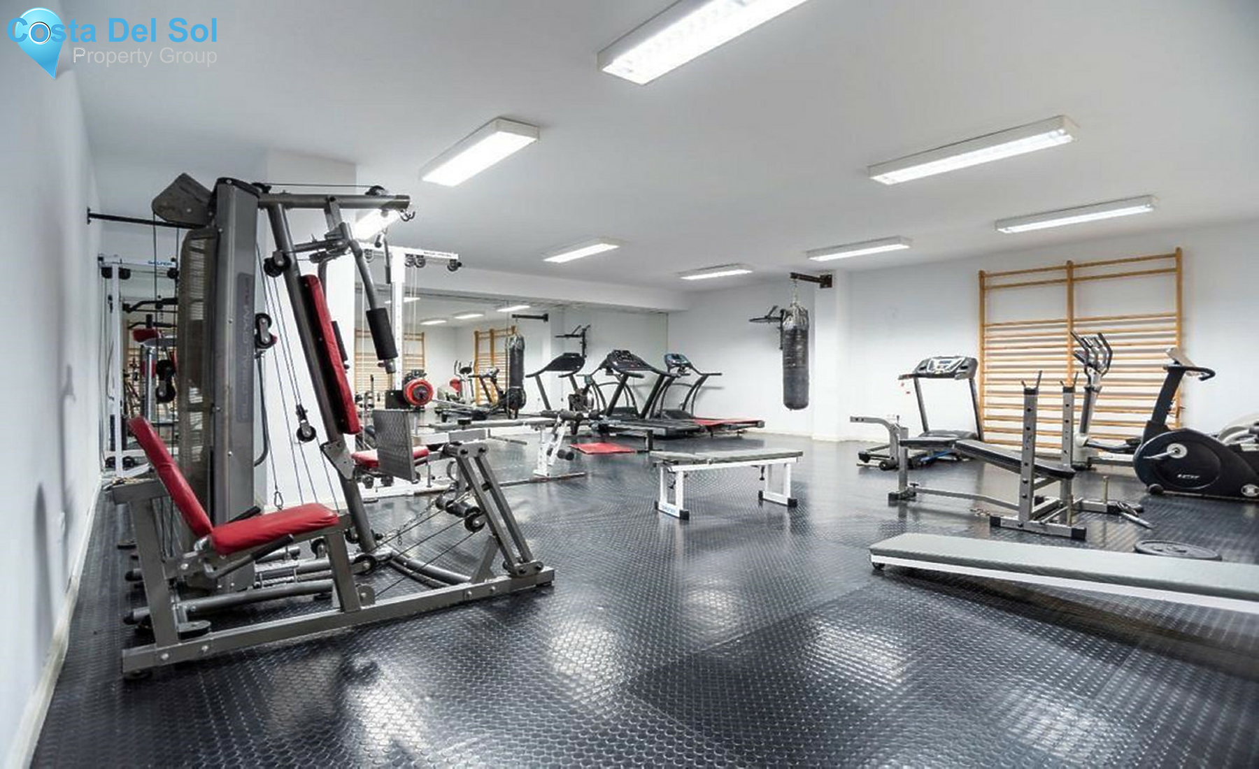 Middle Floor Apartment in The Golden Mile-1239967