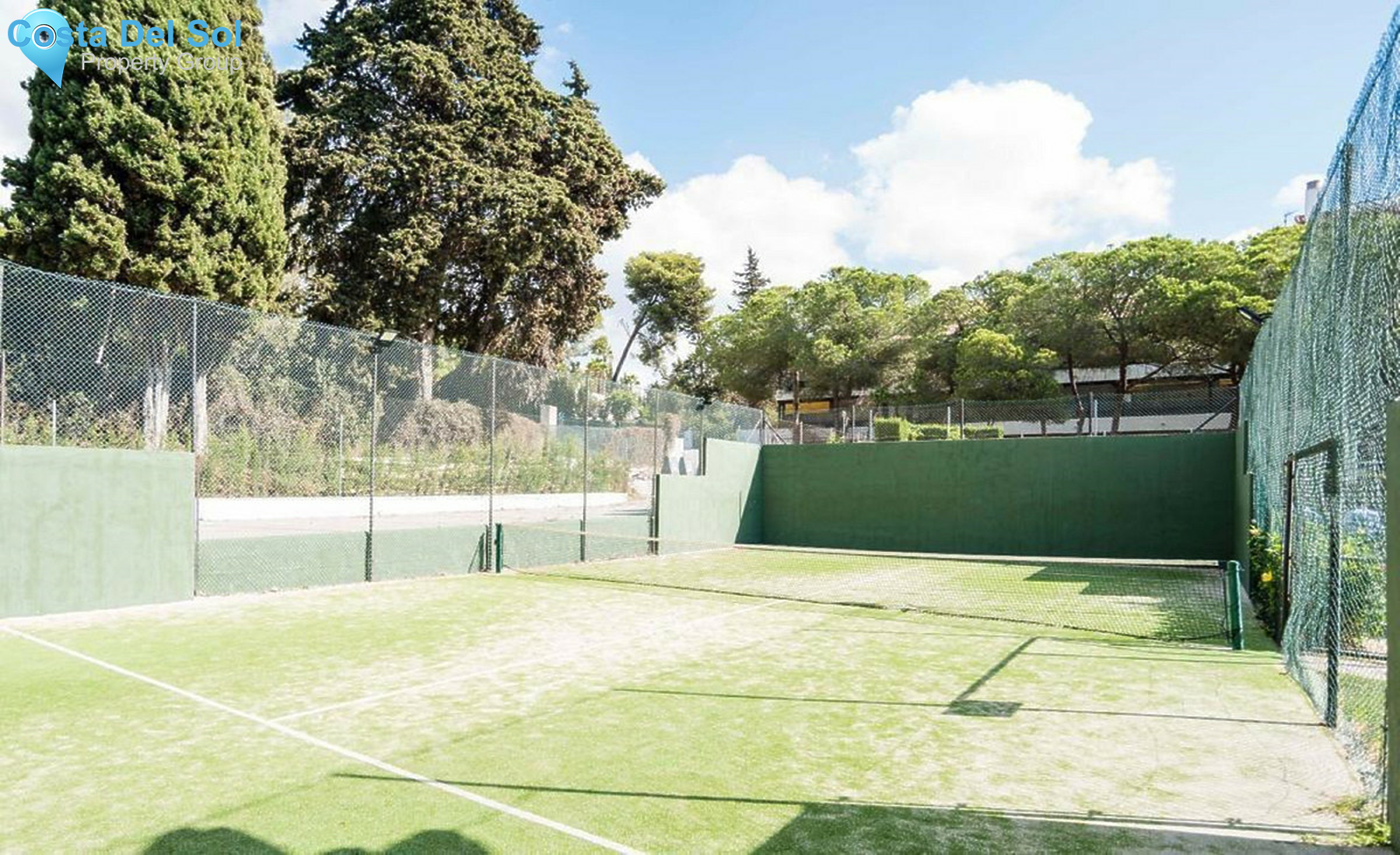 Middle Floor Apartment in The Golden Mile-1239969