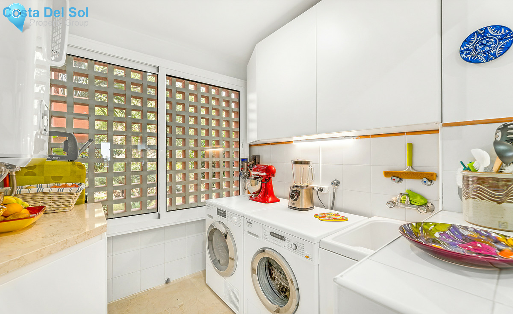 Middle Floor Apartment in The Golden Mile-1250928