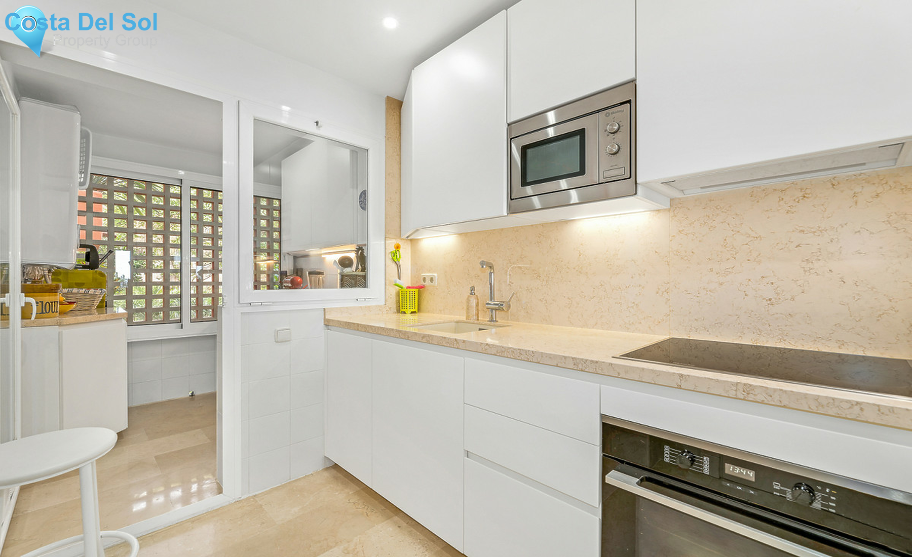 Middle Floor Apartment in The Golden Mile-1250927