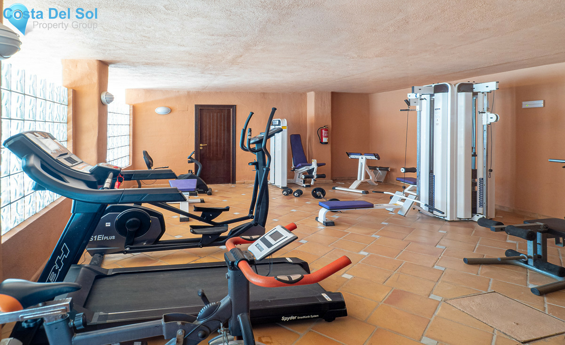 Middle Floor Apartment in The Golden Mile-1256235