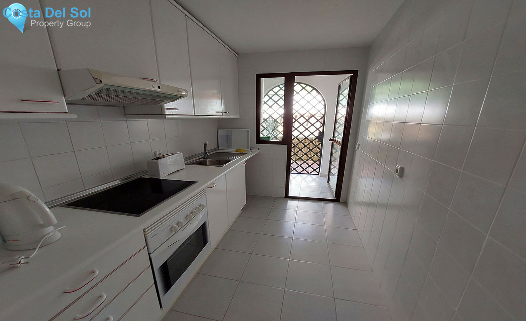 Middle Floor Apartment in The Golden Mile-1263436