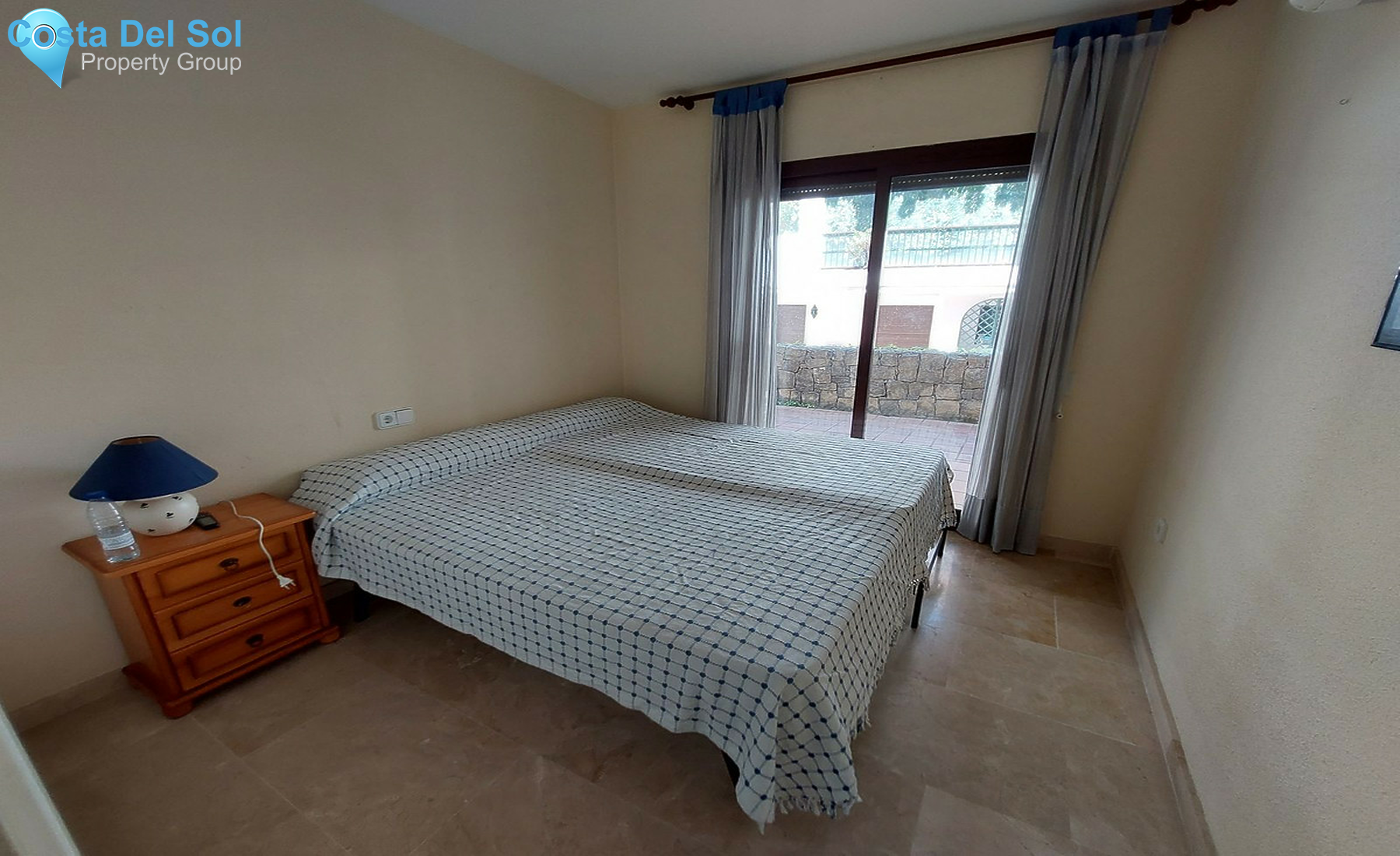 Middle Floor Apartment in The Golden Mile-1263439