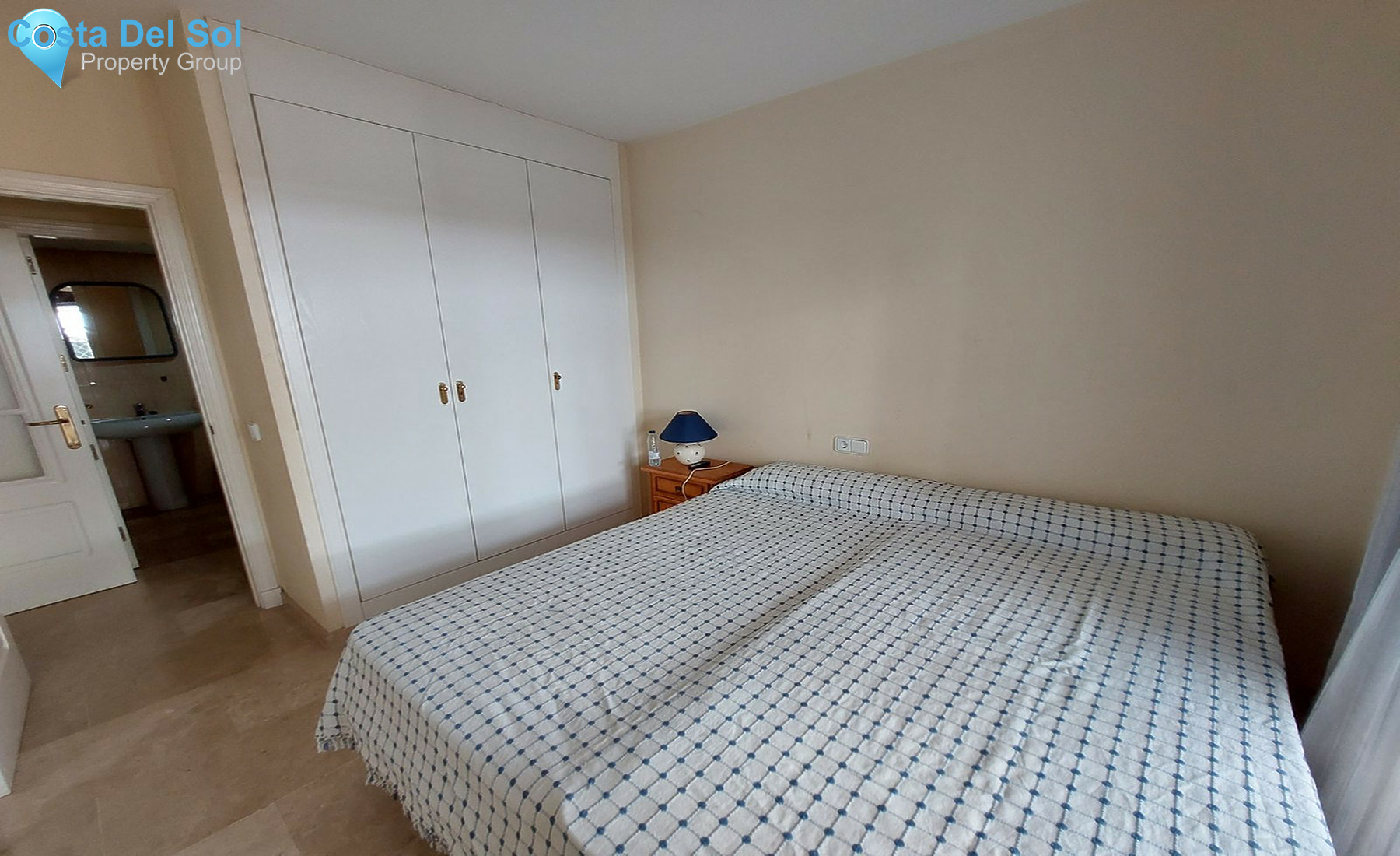 Middle Floor Apartment in The Golden Mile-1263440