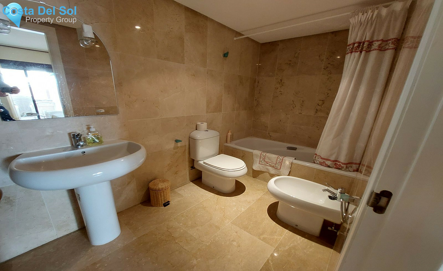 Middle Floor Apartment in The Golden Mile-1263441