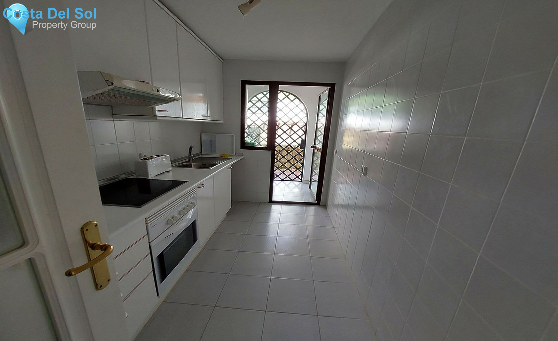 Middle Floor Apartment in The Golden Mile-1263445