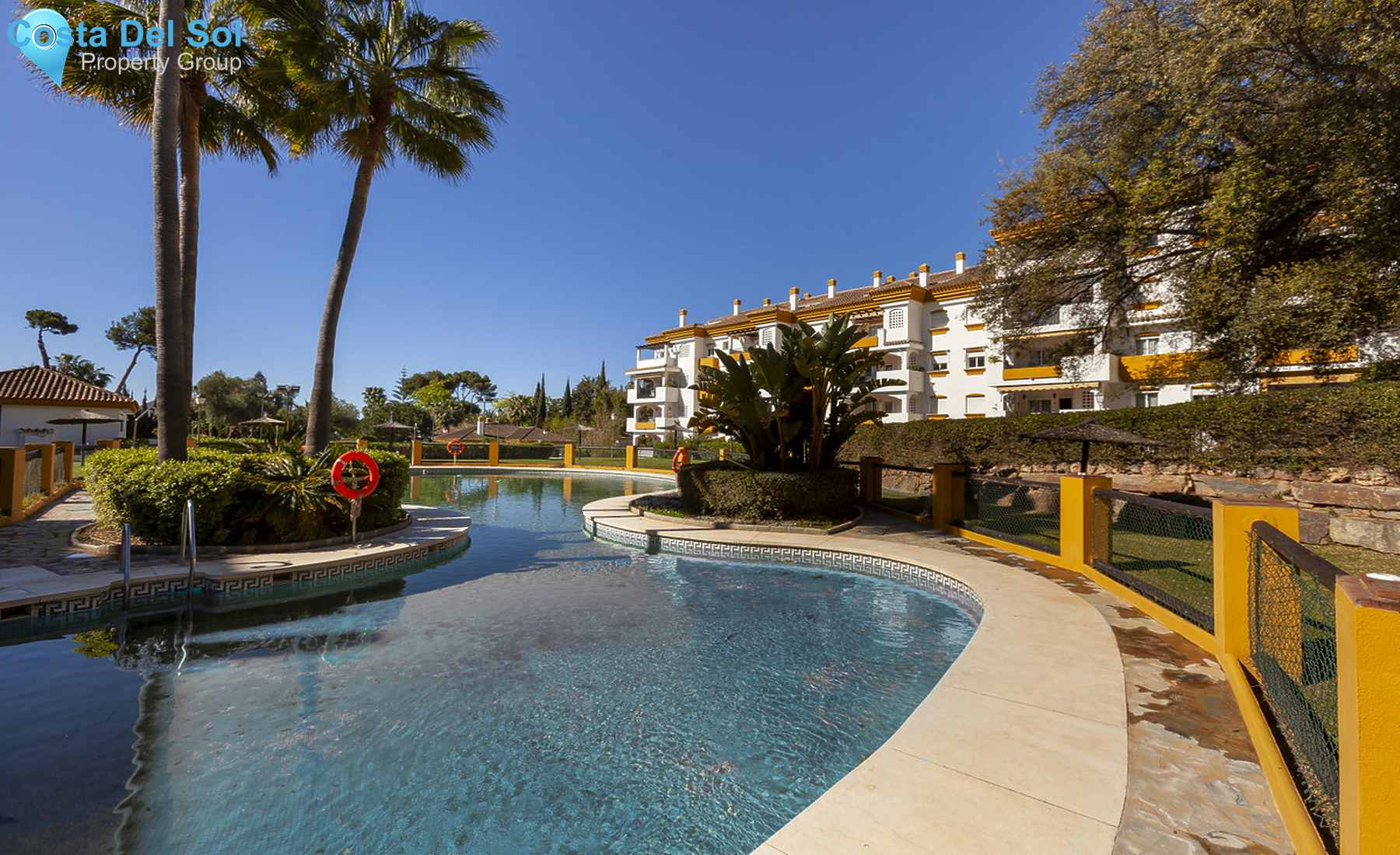 Middle Floor Apartment in The Golden Mile-1284674