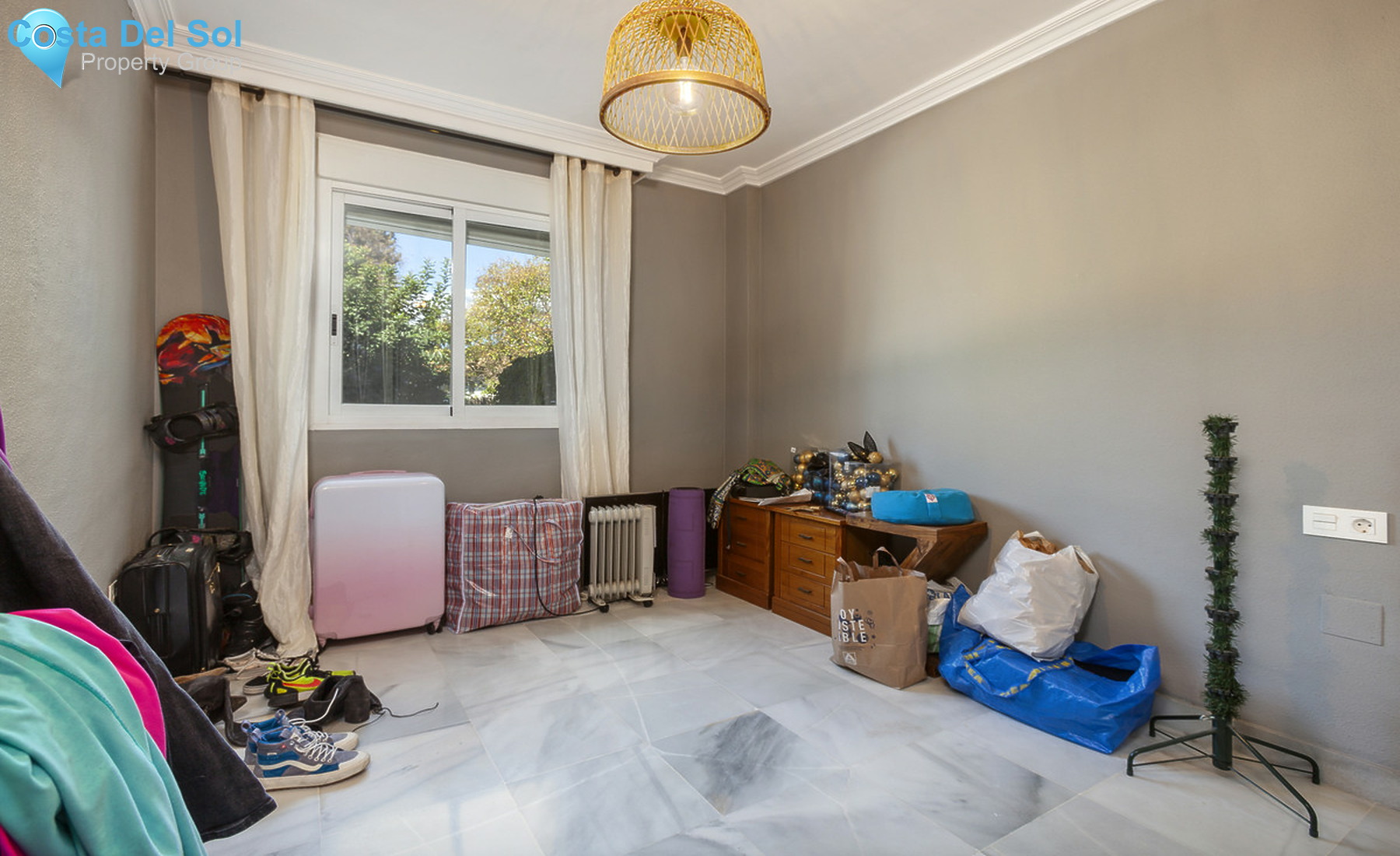 Middle Floor Apartment in The Golden Mile-1284691