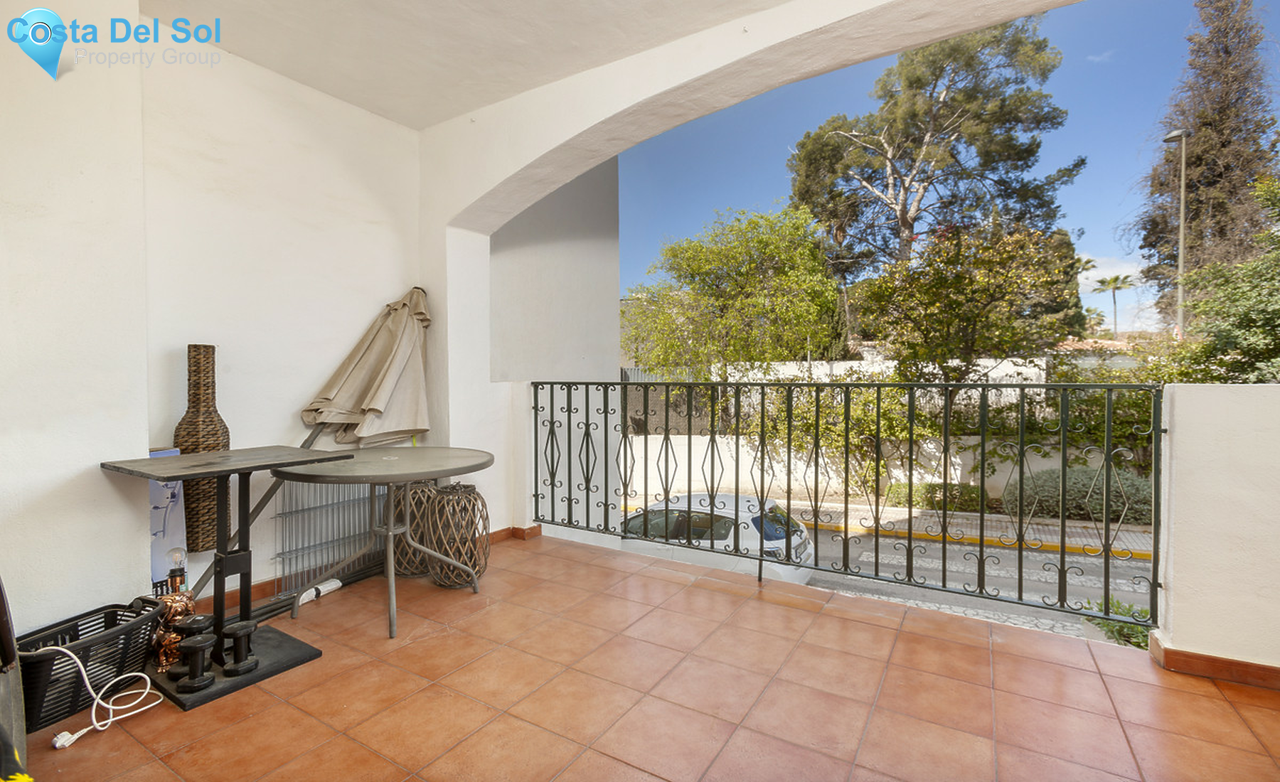 Middle Floor Apartment in The Golden Mile-1284676