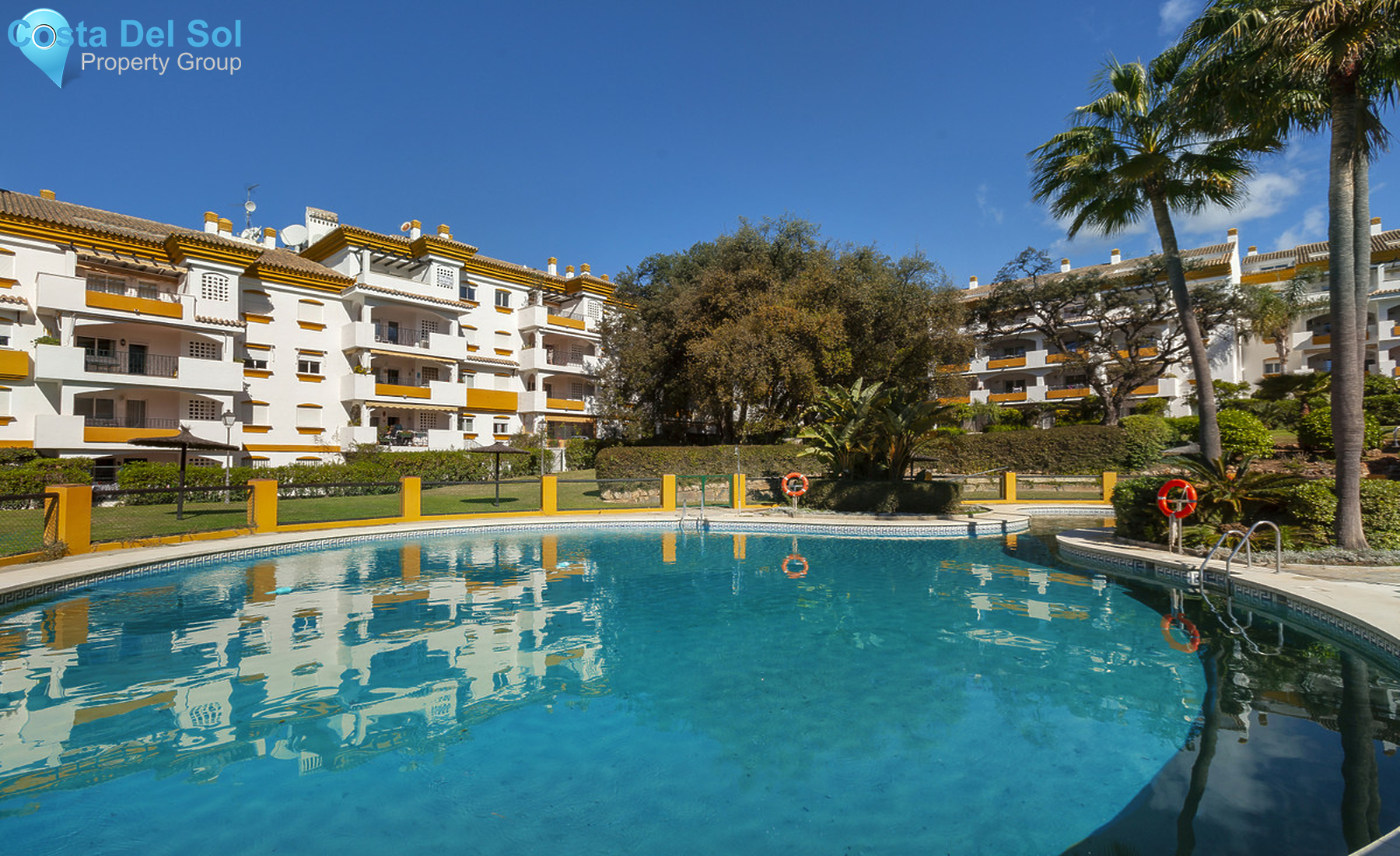 Middle Floor Apartment in The Golden Mile-1284680