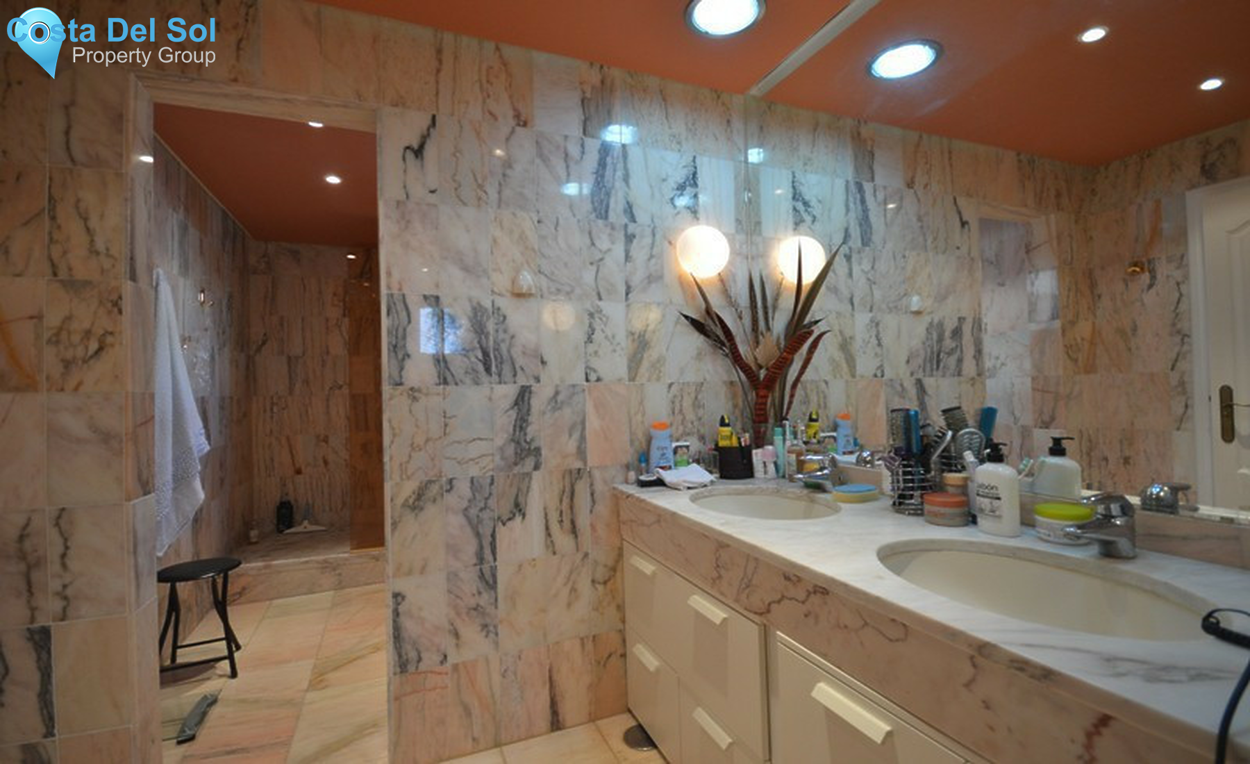 Middle Floor Apartment in The Golden Mile-1294486