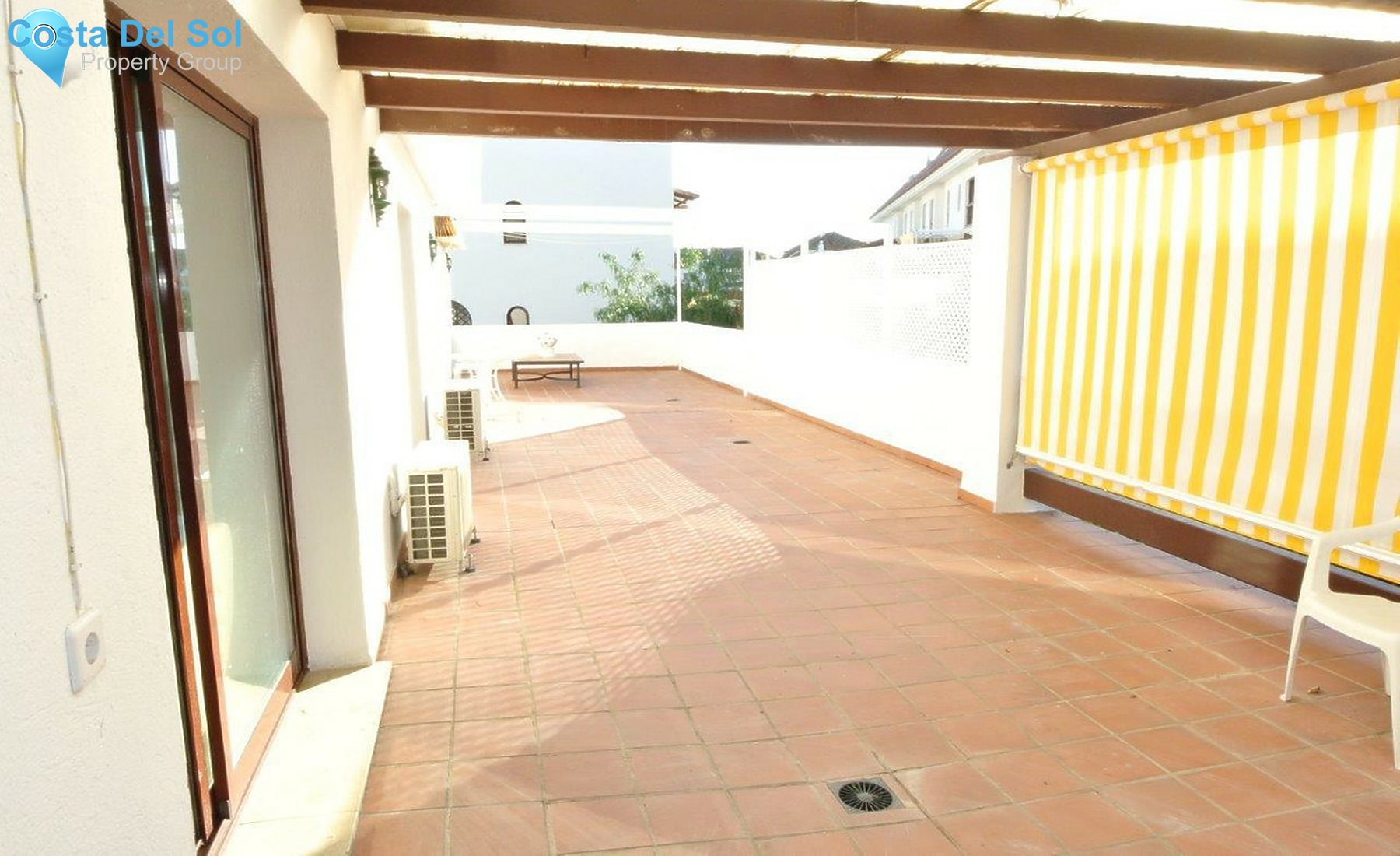 Middle Floor Apartment in The Golden Mile-1309853