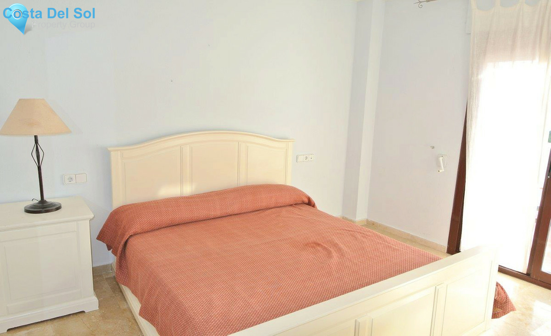 Middle Floor Apartment in The Golden Mile-1309856