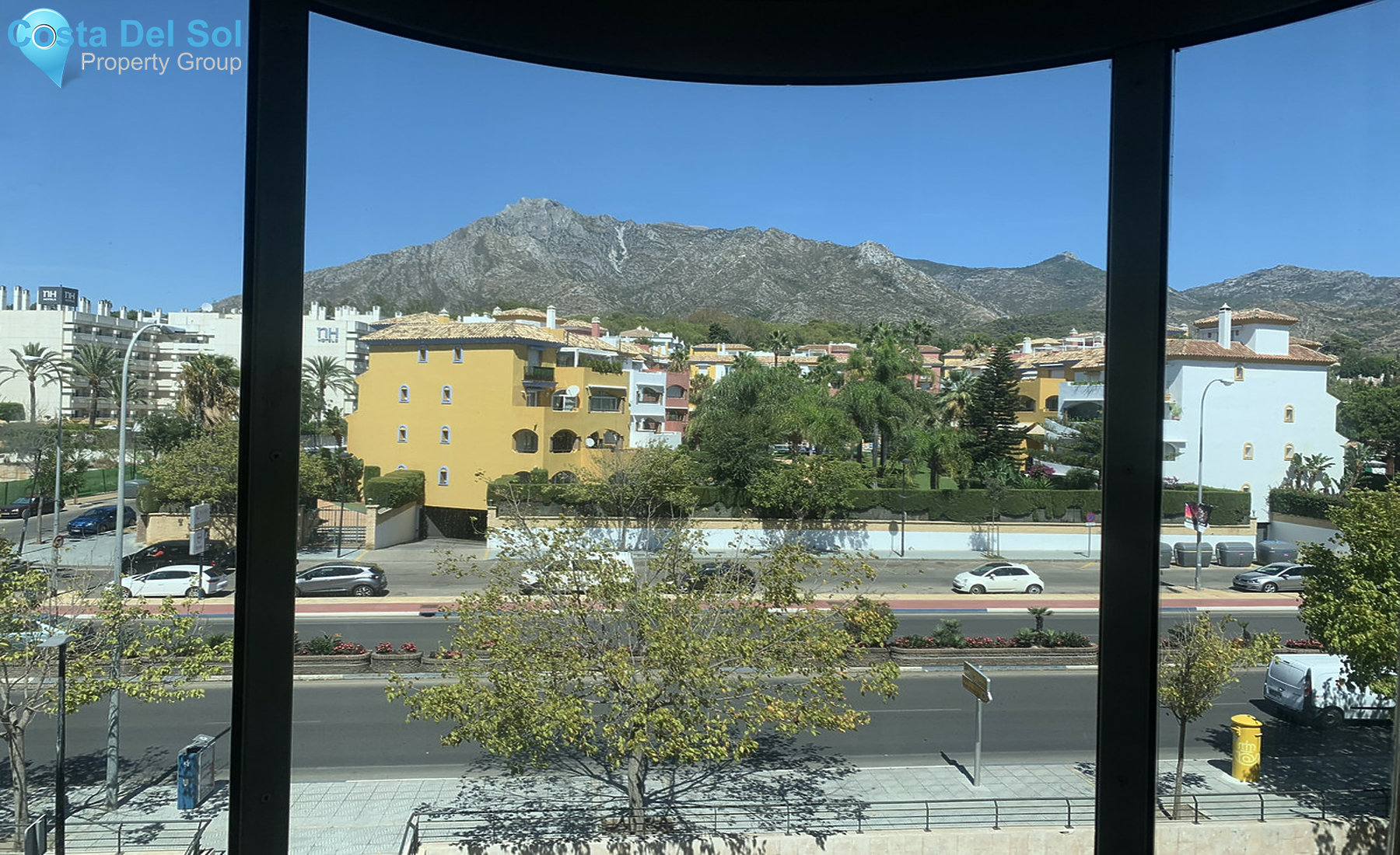 Middle Floor Apartment in The Golden Mile-1337749