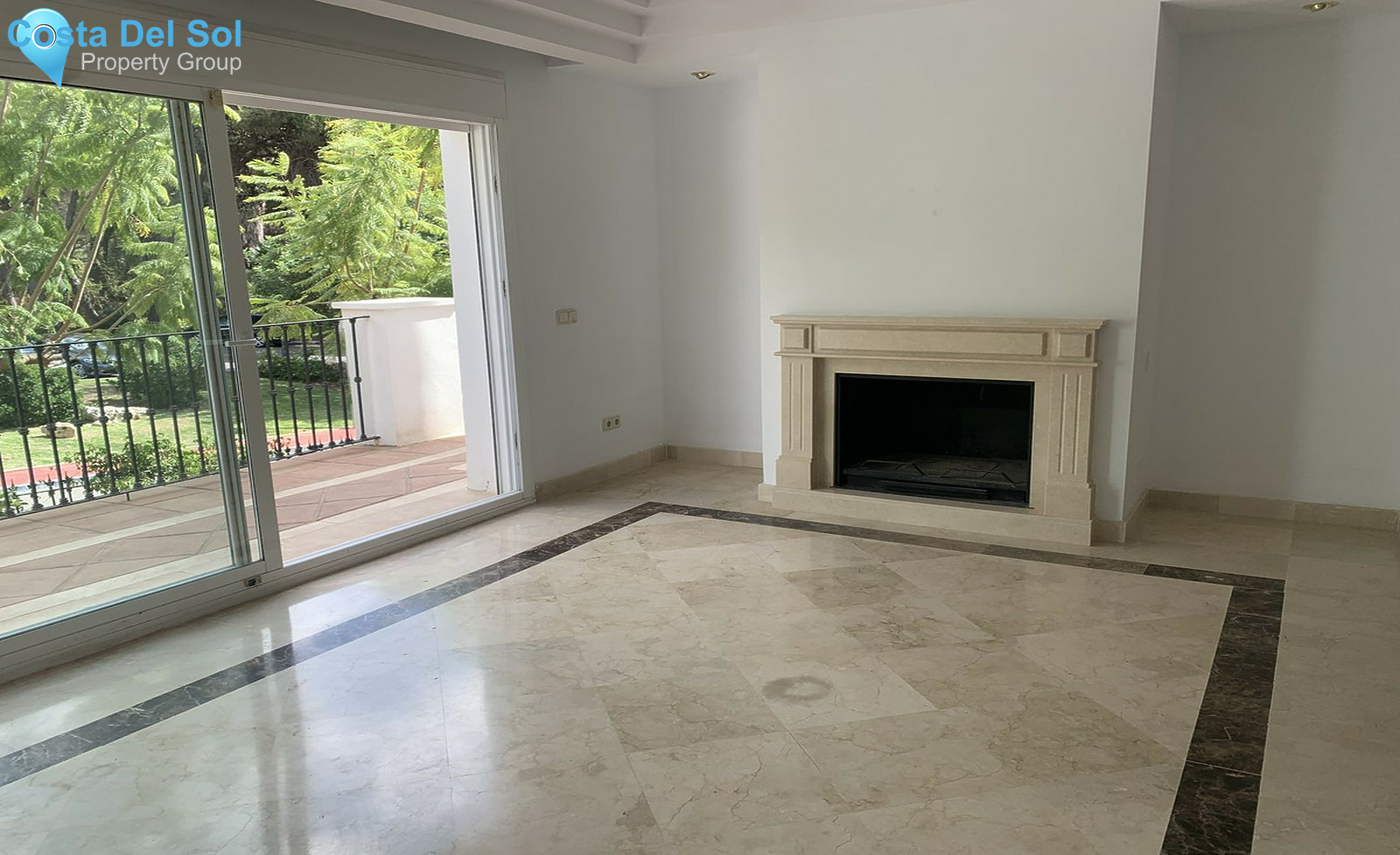 Middle Floor Apartment in The Golden Mile-1455378