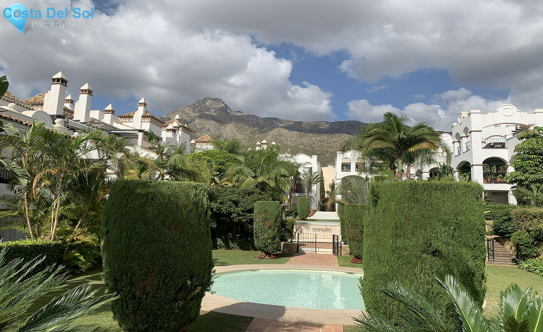 Middle Floor Apartment in The Golden Mile-1455396