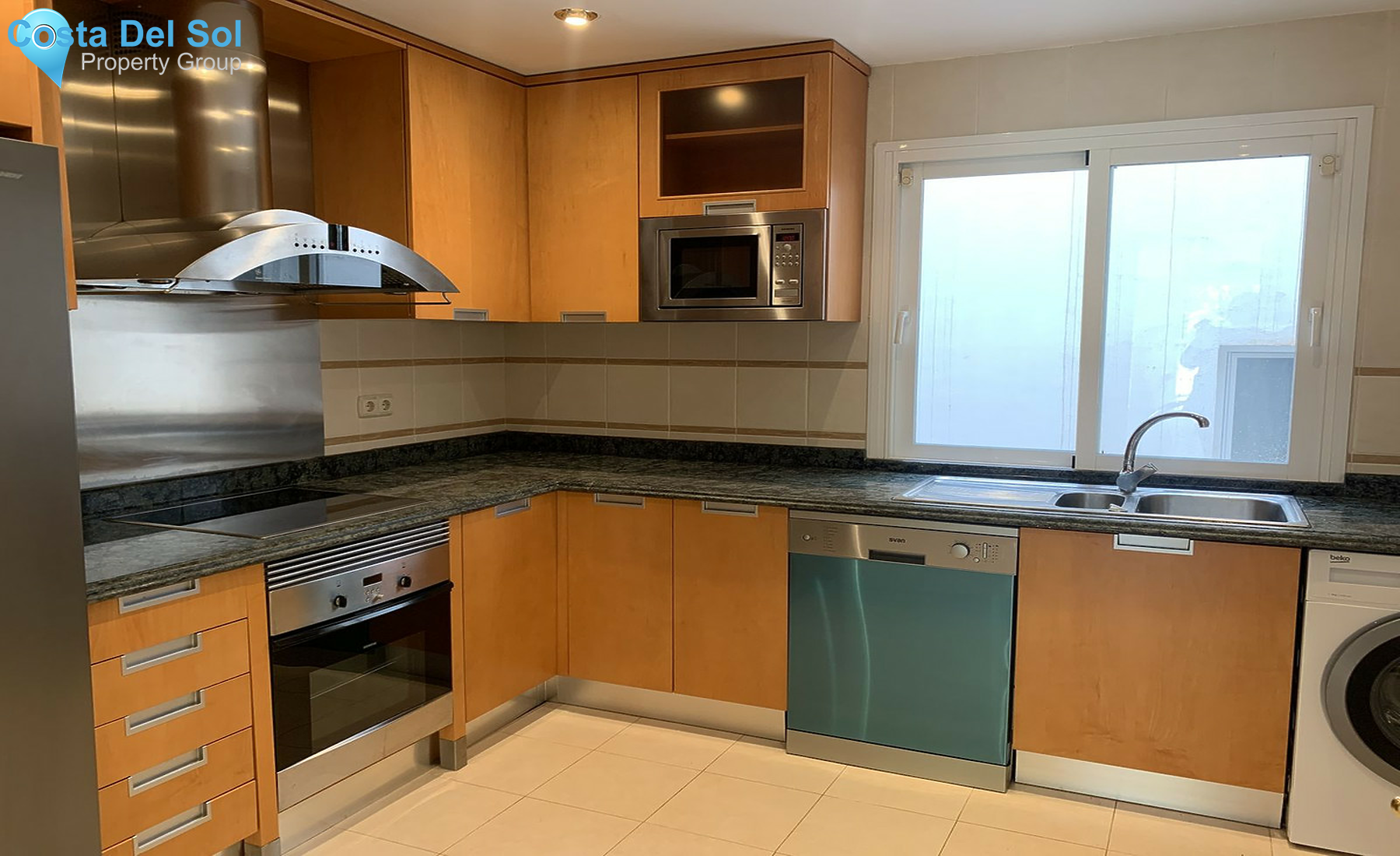 Middle Floor Apartment in The Golden Mile-1455382