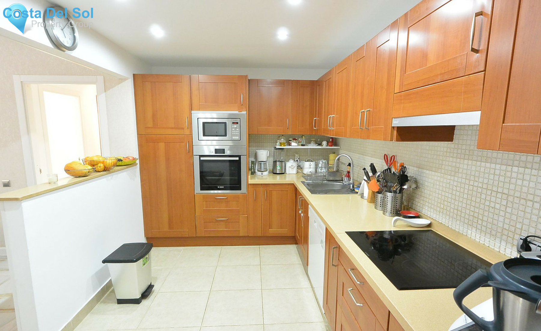 Middle Floor Apartment in The Golden Mile-1527724