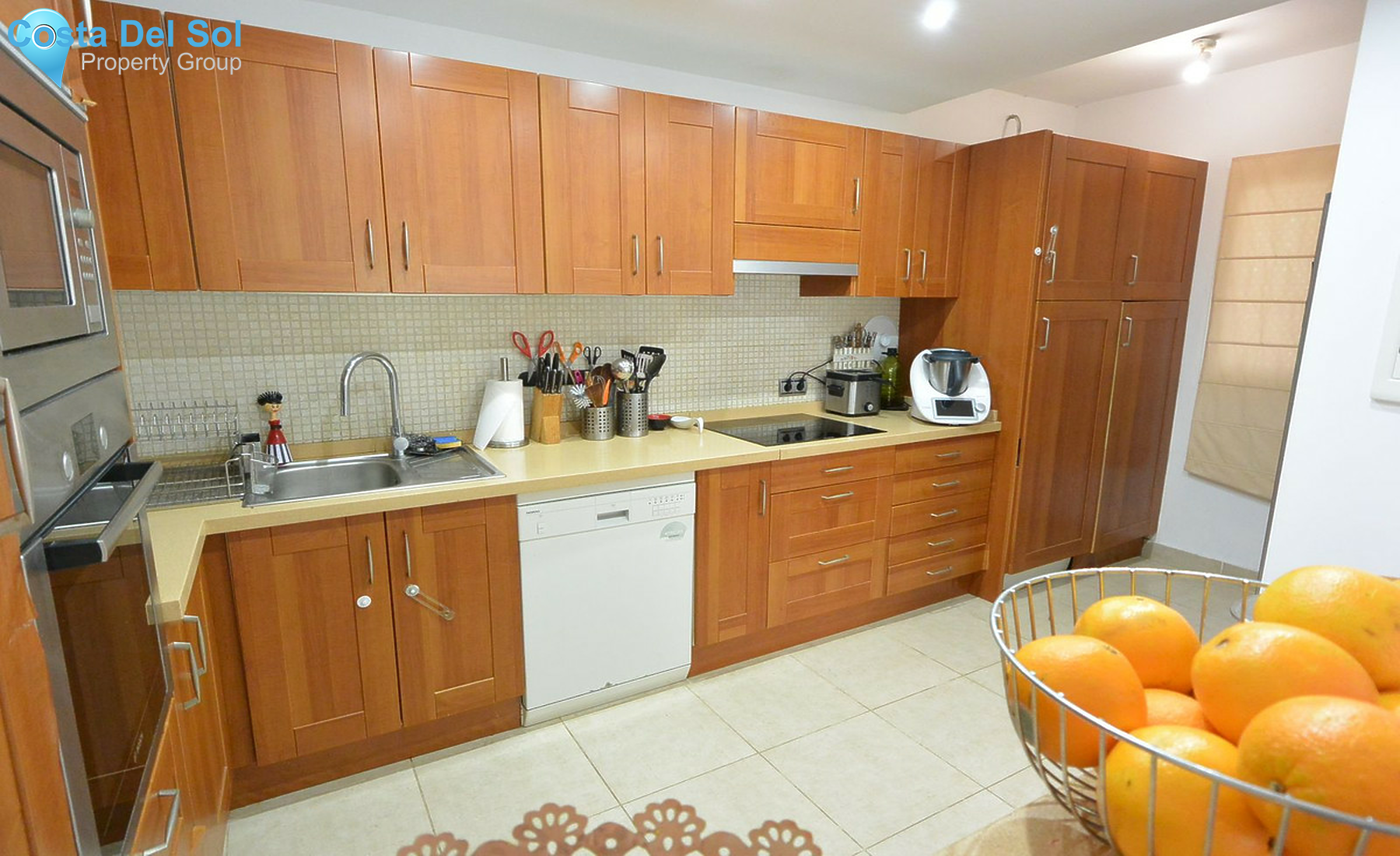 Middle Floor Apartment in The Golden Mile-1527725