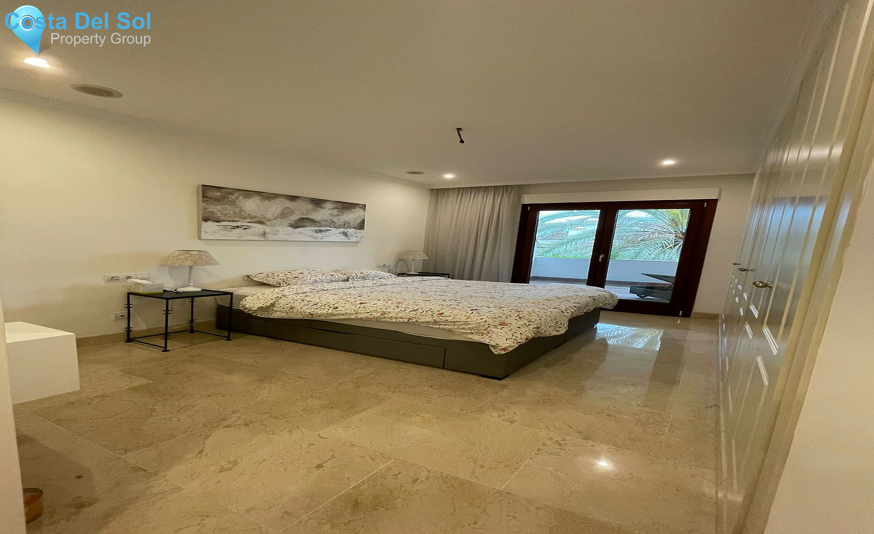 Middle Floor Apartment in The Golden Mile-1556870