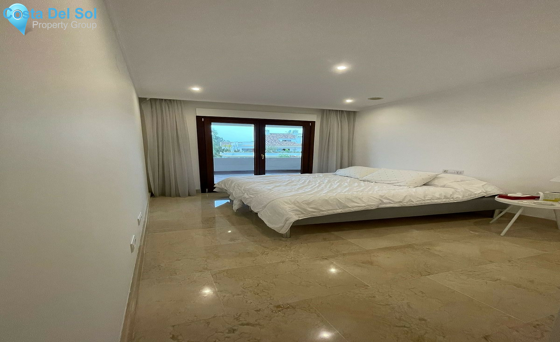 Middle Floor Apartment in The Golden Mile-1556871