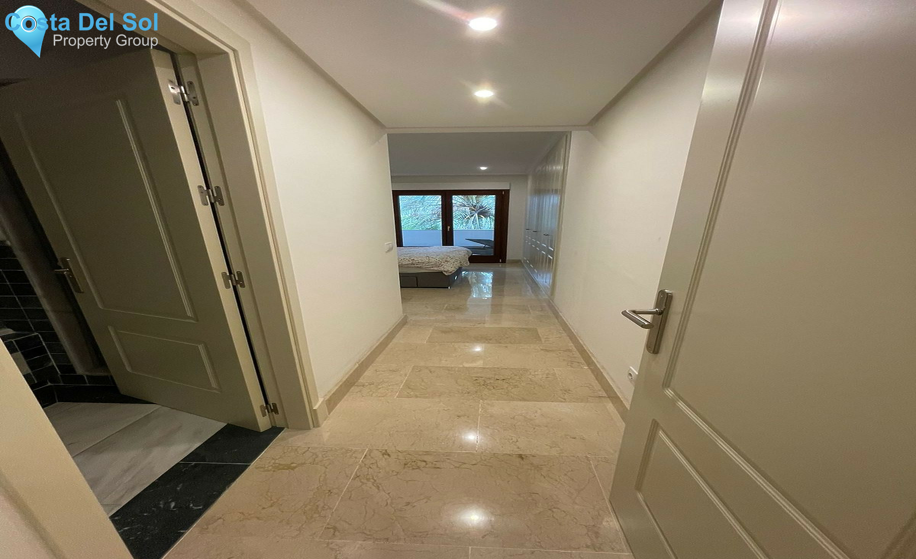 Middle Floor Apartment in The Golden Mile-1556872