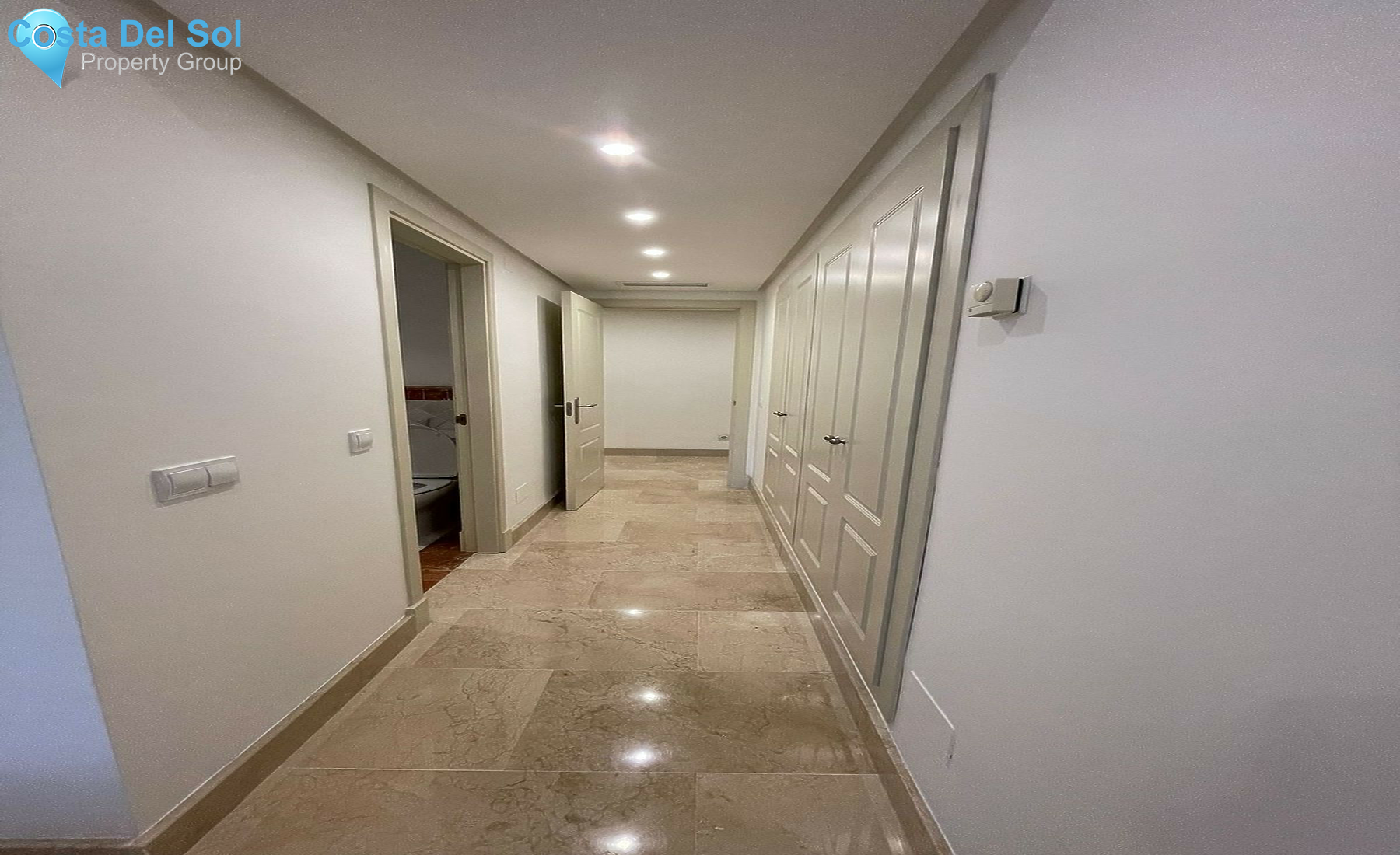 Middle Floor Apartment in The Golden Mile-1556876