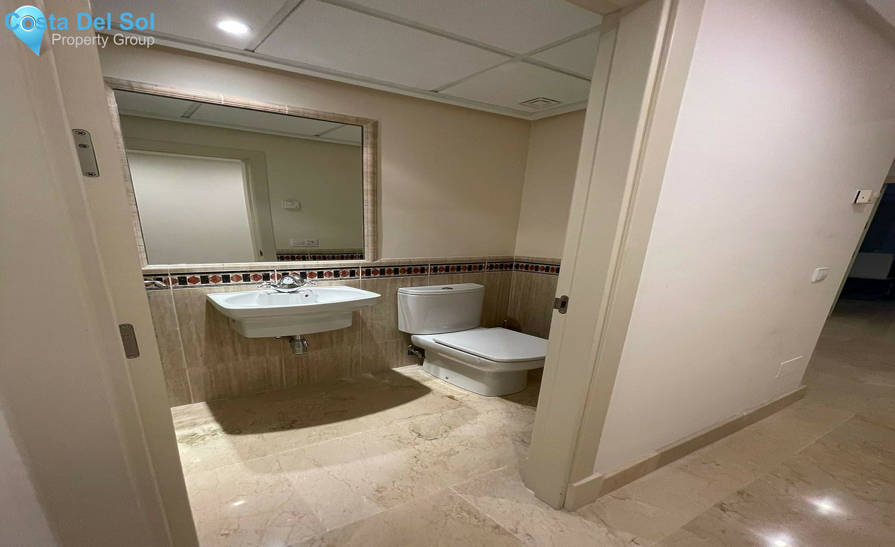 Middle Floor Apartment in The Golden Mile-1556877