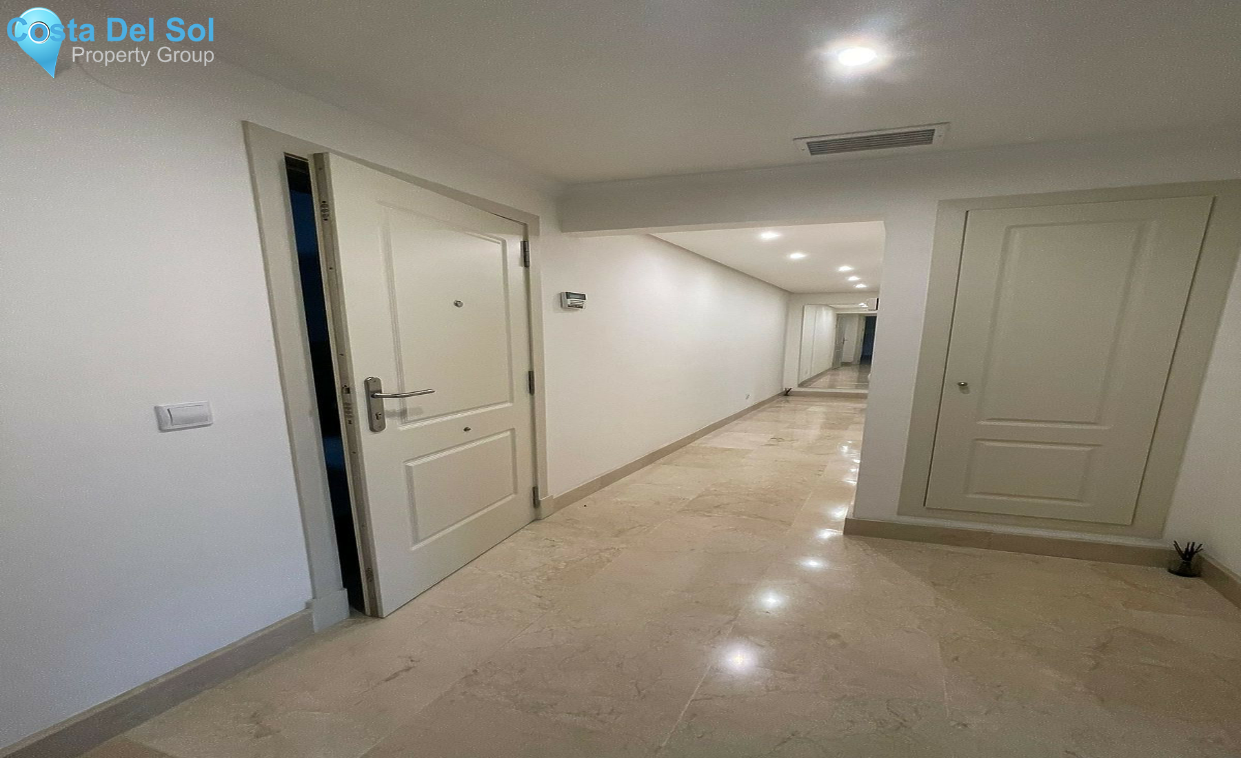 Middle Floor Apartment in The Golden Mile-1556878